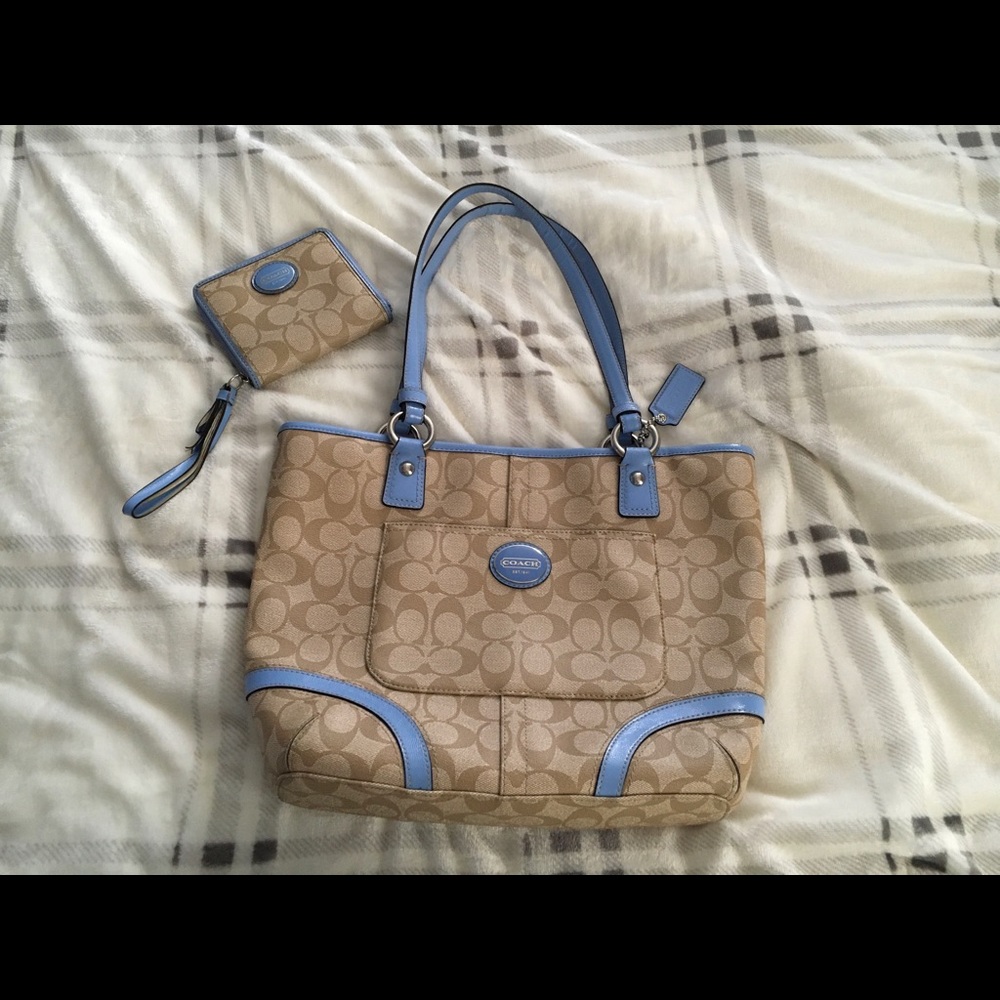 Coach Shoulder Bag with Wristlet Wallet